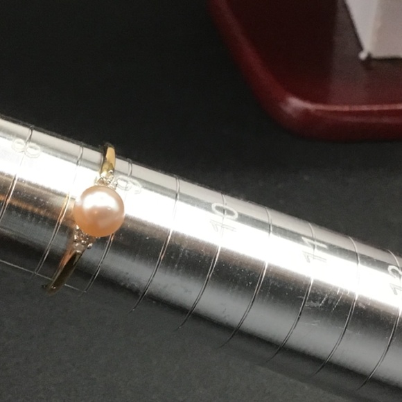 3 pieces set Pearl and Diamonds 14k Yellow Gold Necklace, Earrings, Ring - Picture 10 of 16